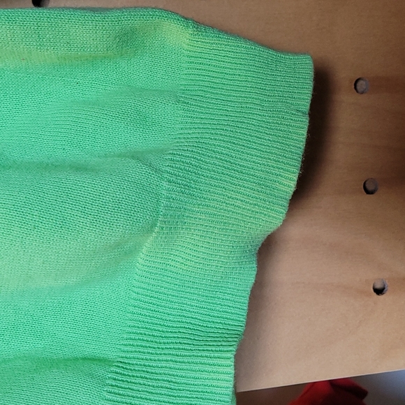 Express Men's Bright Green XL v-neck sweater - Picture 6 of 7
